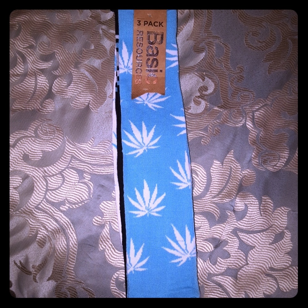 Size 10 13 men's 3 pack crew socks